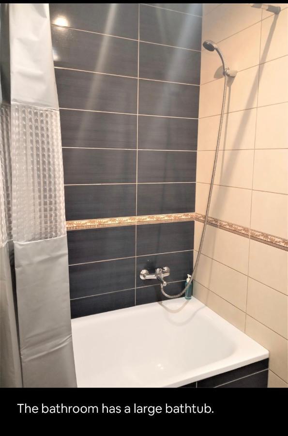 Petit Apartment Santa Coloma de Gramenet Экстерьер фото